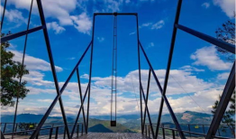 网红大秋千,挑战极限的空中乐园